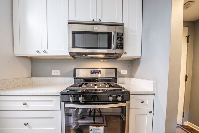 Building Photo - 5101 Carriage Way Dr