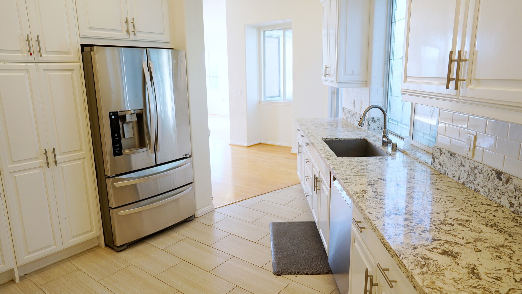 Building Photo - 3780 Lenawee Ave