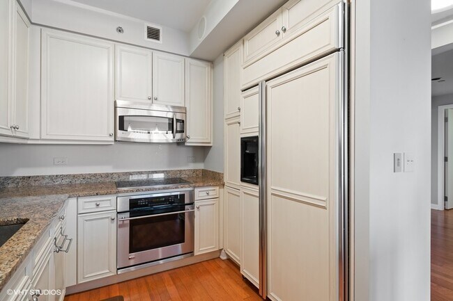 Building Photo - 130 N Garland Ct