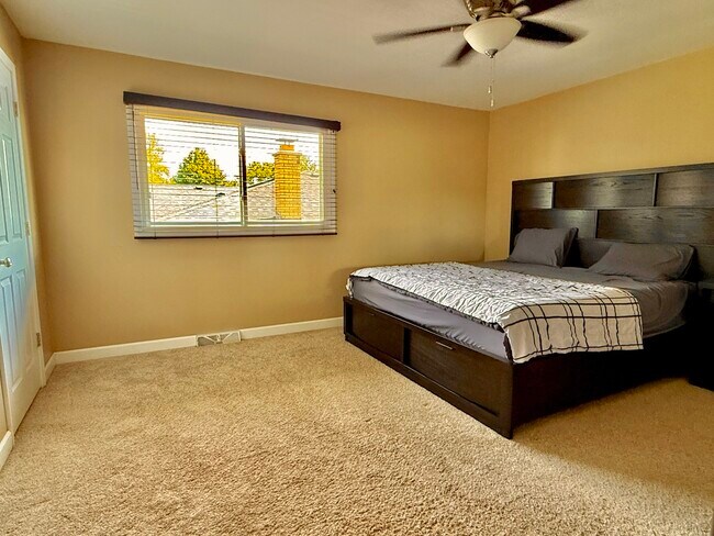 Building Photo - 411 Sequoia Ct
