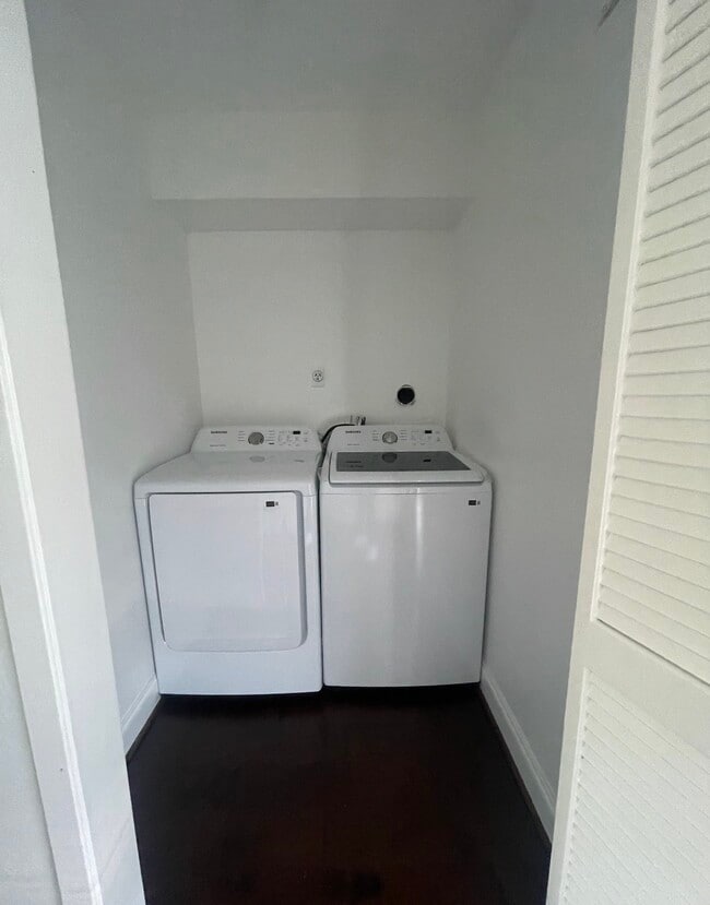 Building Photo - 14777 Wunderlich Dr