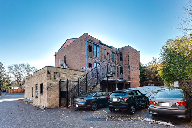 Building Photo - 182 N Mackubin St