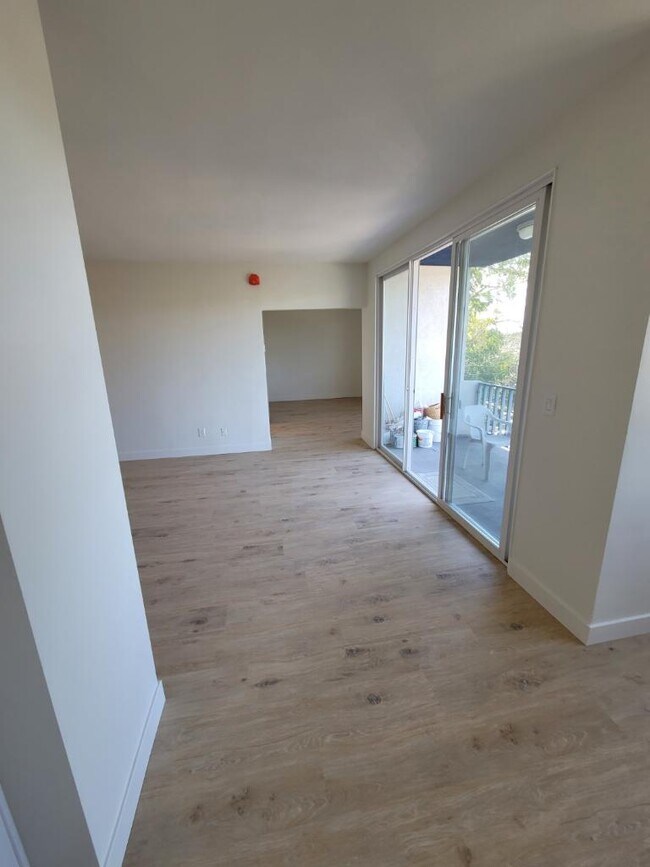 Building Photo - 900 Euclid St