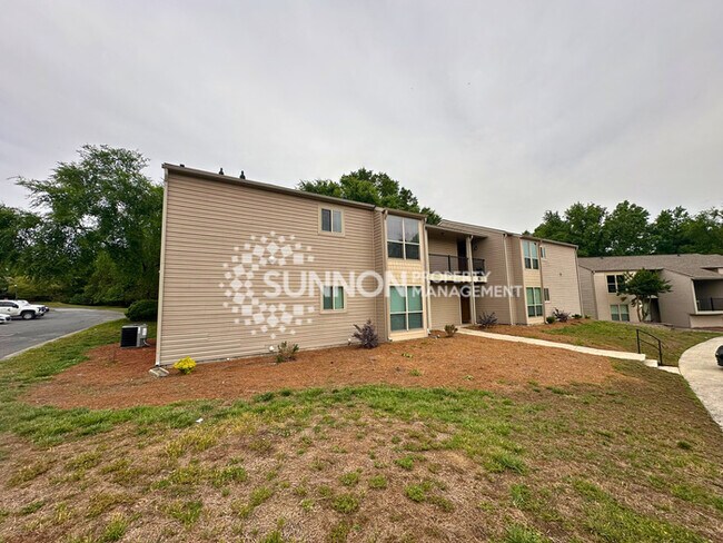 Building Photo - Completely Remodeled 2BR 2BA Condo