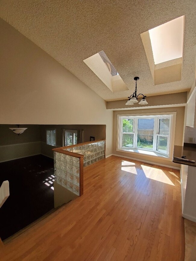 Building Photo - PET FRIENDLY, 4 BEDROOM, 2.5 BATH WITH ATT...