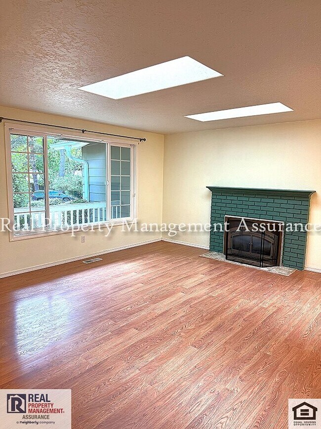 Building Photo - 3260 Arbor Dr