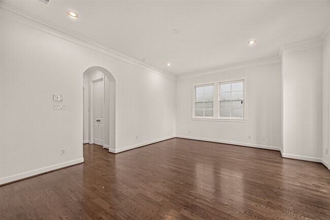 Building Photo - 2907 Argonne St