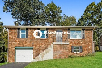 Building Photo - 4 Bedroom Pet-Friendly Home in NASHVILLE, TN with Main Street Renewal