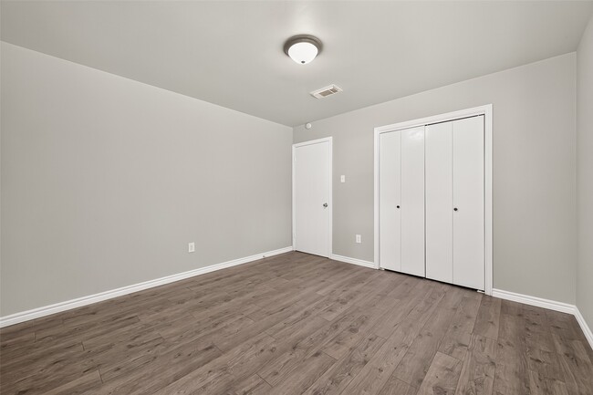 Building Photo - 611 Dogwood Trail