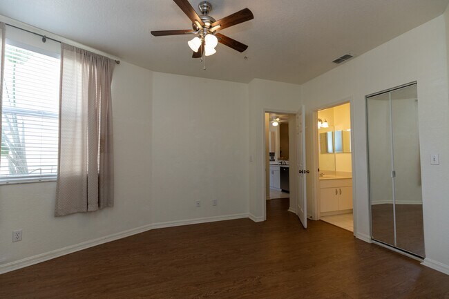 Building Photo - 12040 Summergate Cir