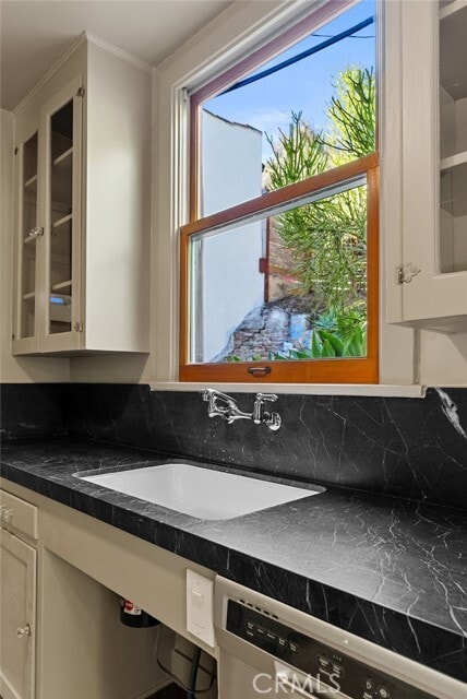 Building Photo - 2130 Apex Ave