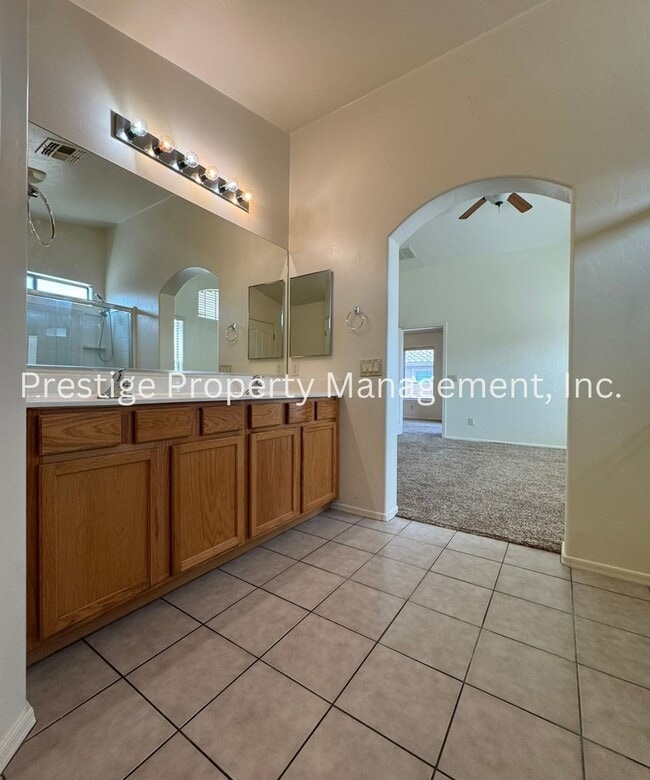 Building Photo - Charming Desirable Vail Home