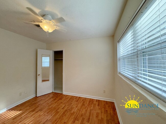 Building Photo - Charming 4-Bedroom Home in Fantastic Neigh...