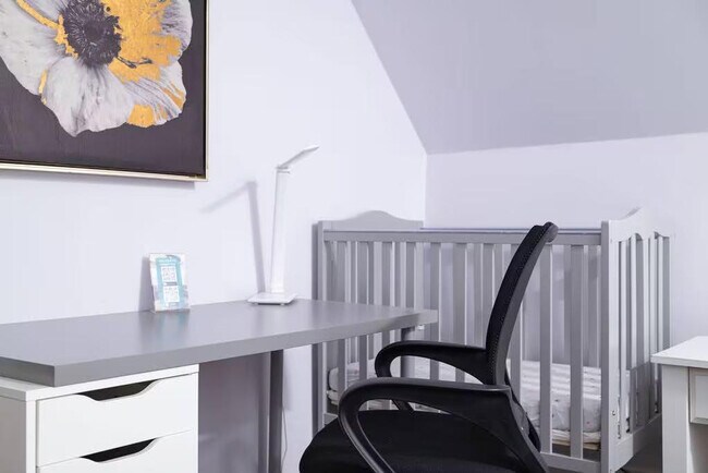 Building Photo - 810 Broadway-SI ID1511377P