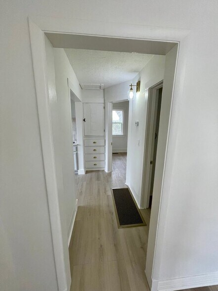 Building Photo - 818 S 1100 E