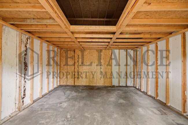 Building Photo - 428 Peach Tree Ln