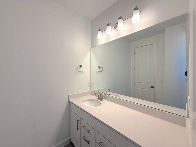 Building Photo - New 3 bed, 2.5 bath with 2 car garage home