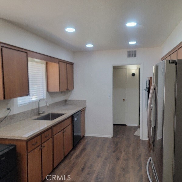 Building Photo - 28894 Portsmouth Dr