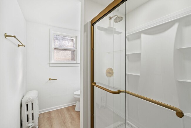 Building Photo - SCORE 50% OFF 1ST MONTH'S RENT IF SIGNED BY DEC 19! Stunning 3 bedroom home in East Pittsburgh av...