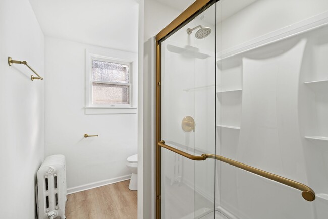 Building Photo - Stunning 3 bedroom home in East Pittsburgh available now!