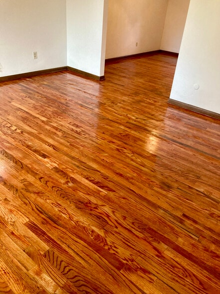 Building Photo - 301 E James St