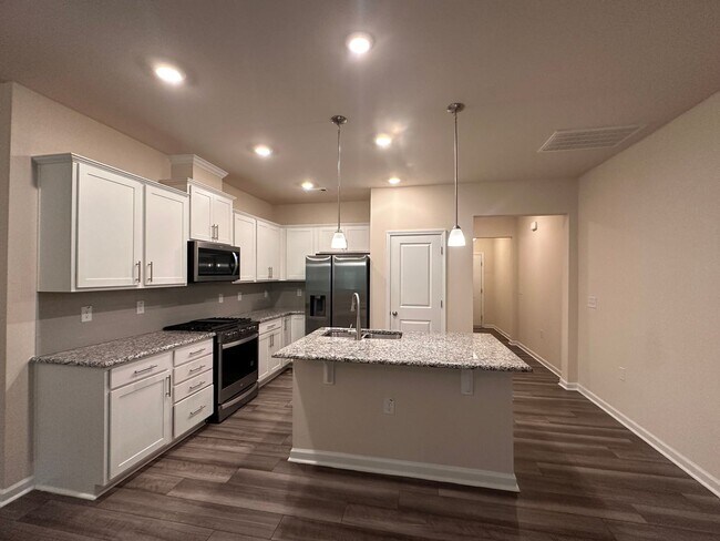 Building Photo - 3BR 2.5BA Townhome in High Point