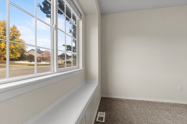 Building Photo - 1443 W Balboa St