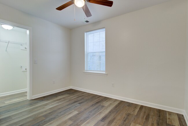 Building Photo - Spacious & Updated 3BR/2BA – North Charleston Living at Its Best