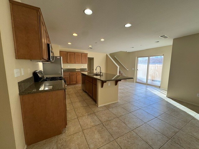 Building Photo - 1425 Silverberry Ln