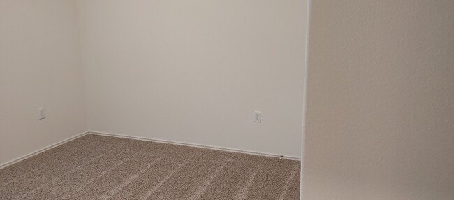 Building Photo - 3420 Lodgepole Dr