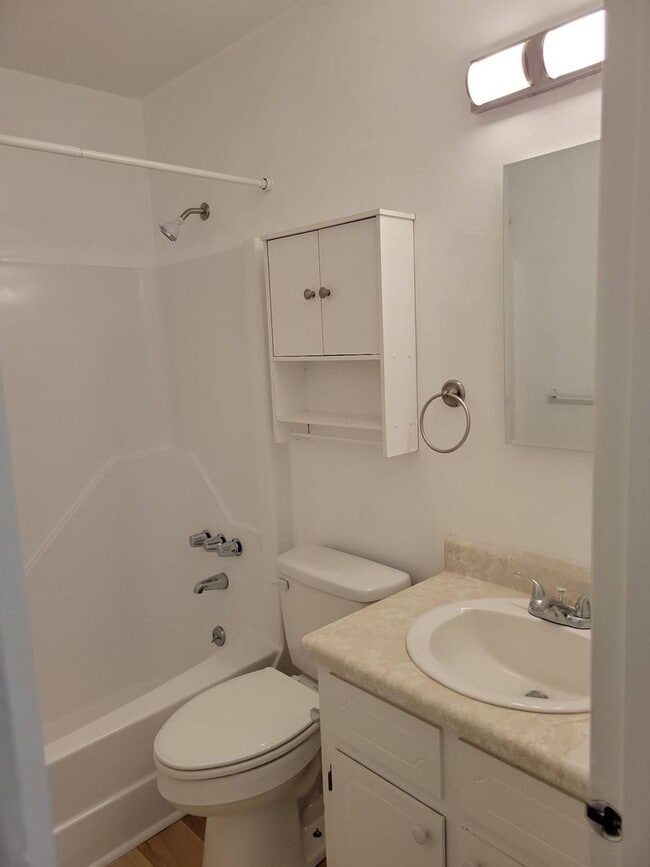 Building Photo - Nice Duplex in Havelock