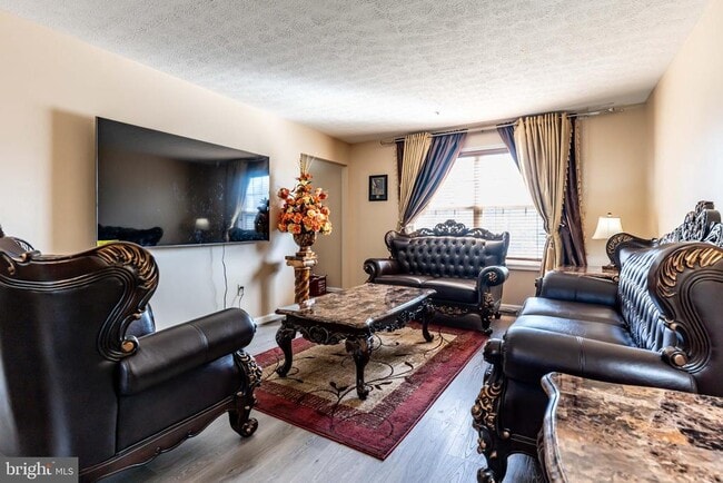 Building Photo - 12212 Birchview Dr