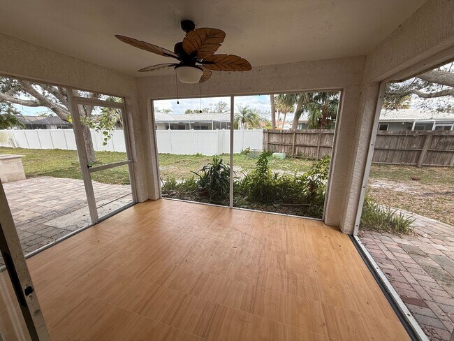 Building Photo - Centrally located 3/2 with 2 car garage. Pet friendly. Lawncare included.