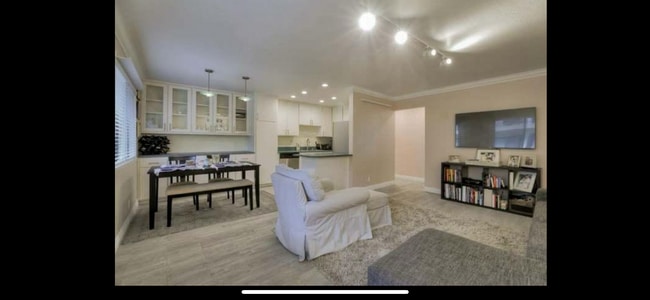 Building Photo - 185 Union Ave