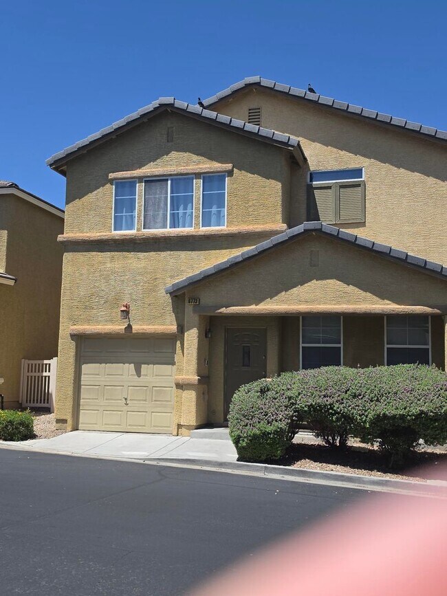 Building Photo - Firewood/ 3 Bedroom Furnished