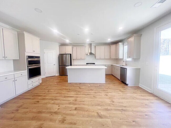 Building Photo - 1105 Cortland Vly