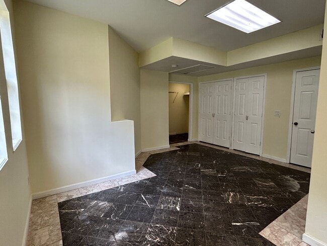 Building Photo - MORE PICTURES COMING SOON! Spacious 3 Bedr...
