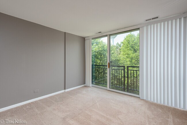 Building Photo - 1833 Four Lakes Ave