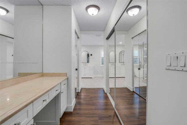Building Photo - 2716 SW 180th Ave