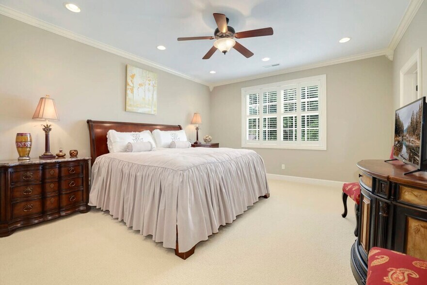 Building Photo - 18436 Ponderosa Dr