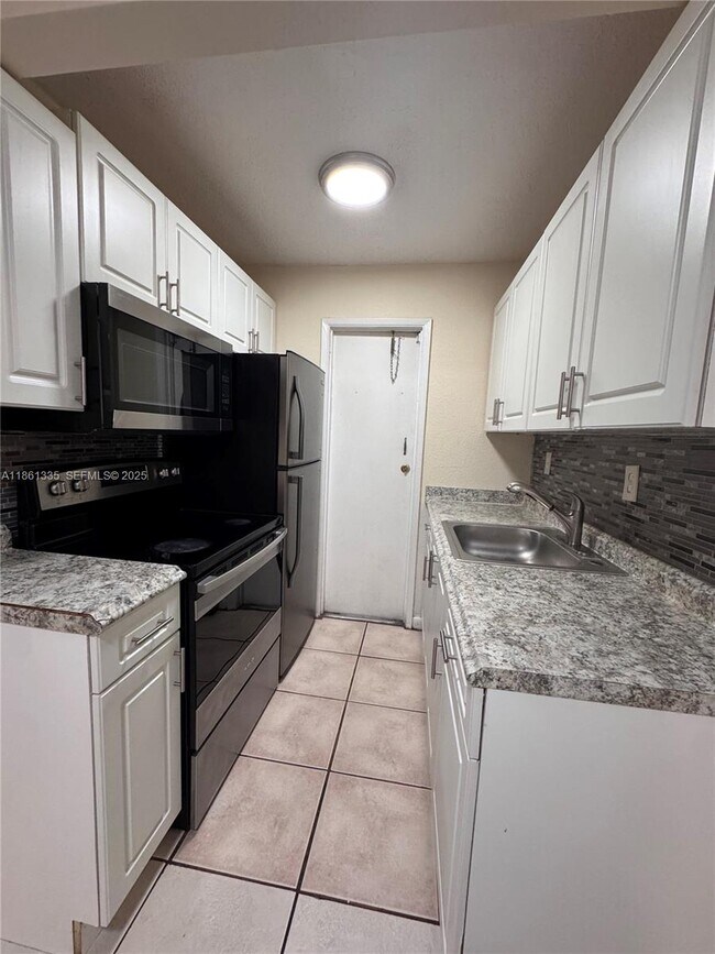 Building Photo - 2331 Adams St