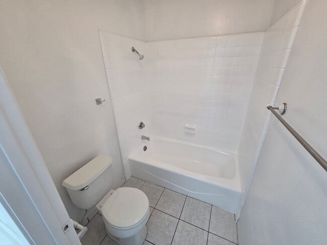 Building Photo - Stunning Via Verde home!