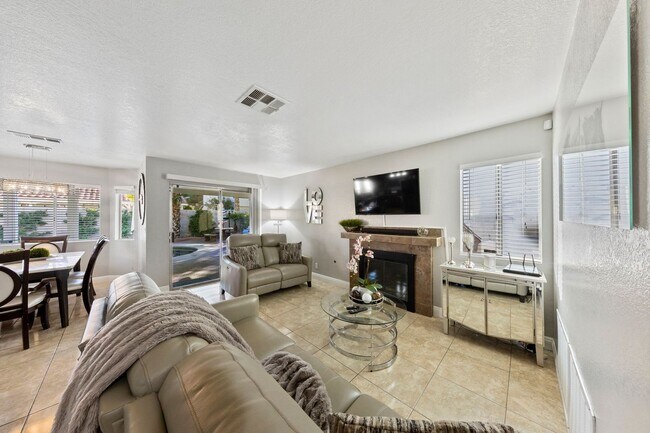 Building Photo - Fully furnished gorgeous Silverado Ranch home!