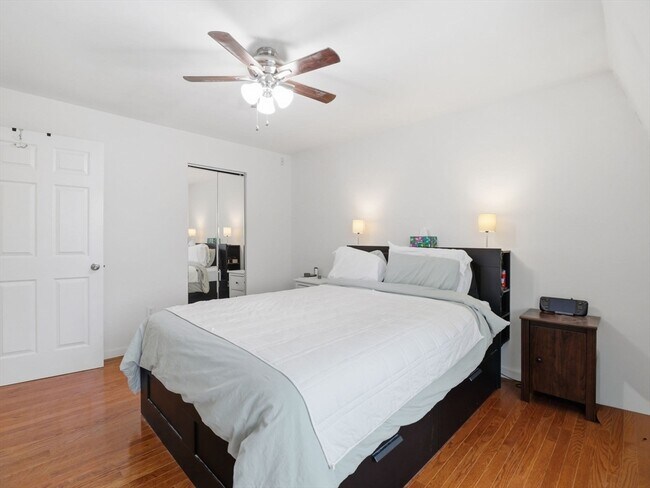 Building Photo - 25 Stock St