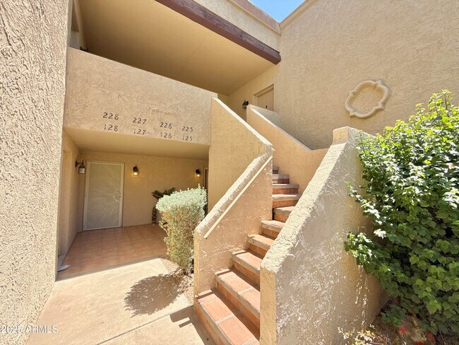 Primary Photo - 8649 E Royal Palm Rd