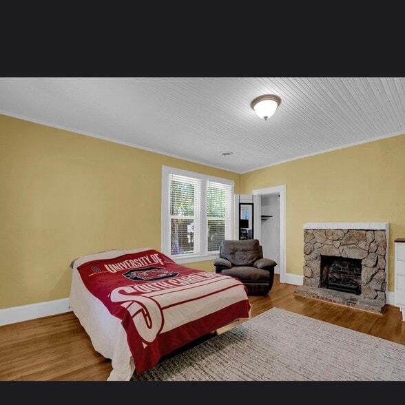 Building Photo - 326 Lyles St