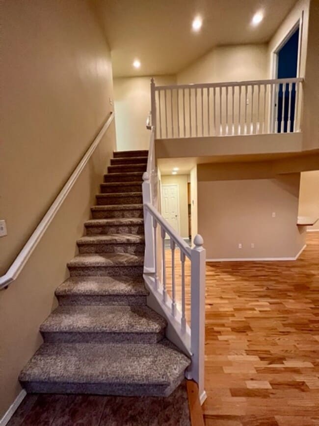 Building Photo - Updated 3 Bedroom Condo!