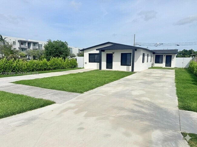 Building Photo - 26711 SW 145th Avenue Rd