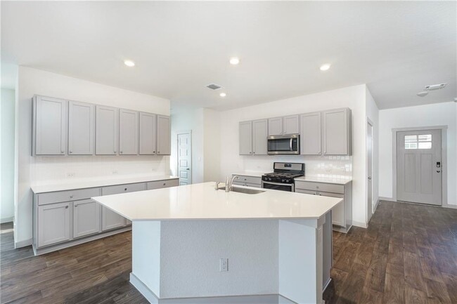 Building Photo - 128 Big Sandy Creek Dr