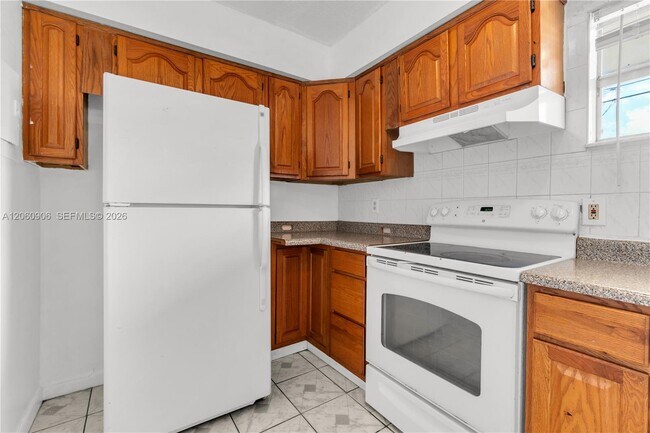 Building Photo - 5742 Garfield St